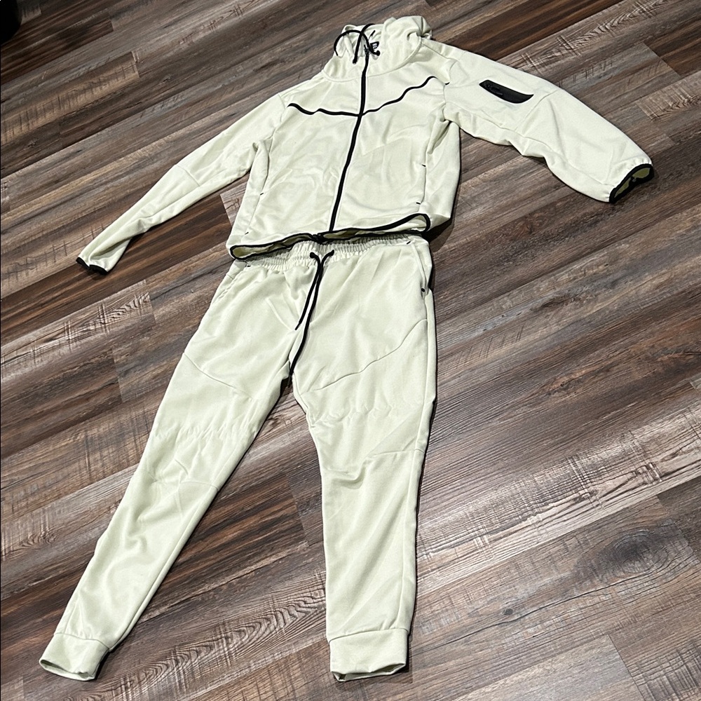 Men's Stylish Cream Jogger Set